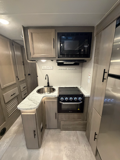 2022 COACHMEN FREELANDER 26DS