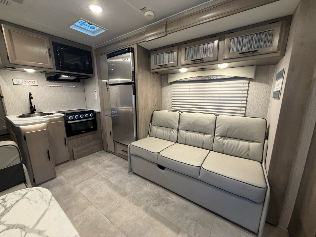 2022 COACHMEN FREELANDER 26DS