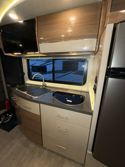 2016 WINNEBAGO VIEW 24J