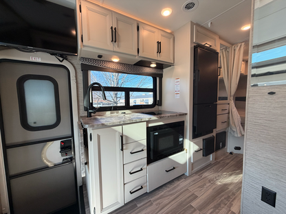 2023 Thor Gemini 24 M-24KB AWD