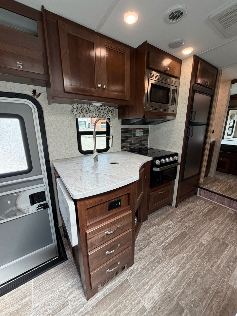2020 FOREST RIVER SUNSEEKER 2500TS