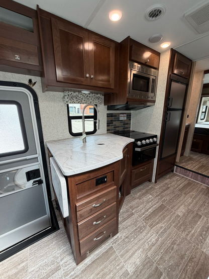 2020 FOREST RIVER SUNSEEKER 2500TS