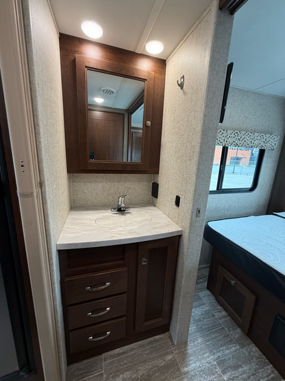 2020 FOREST RIVER SUNSEEKER 2500TS