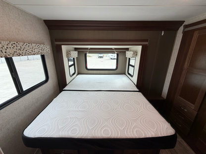 2020 FOREST RIVER SUNSEEKER 2500TS