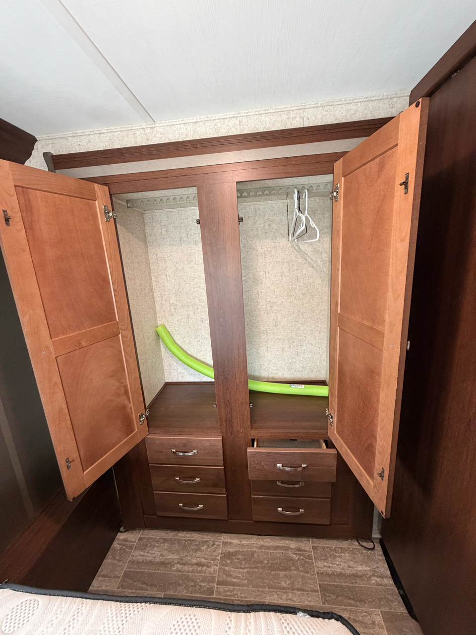 2020 FOREST RIVER SUNSEEKER 2500TS