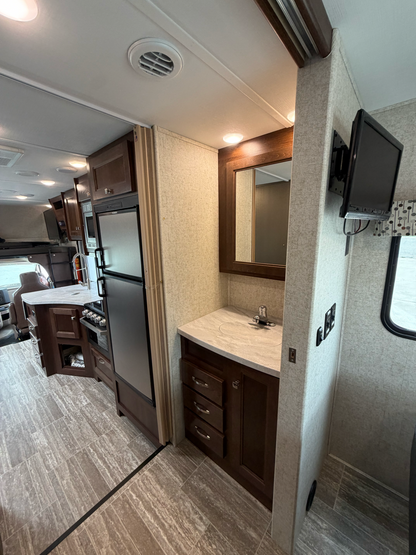 2020 FOREST RIVER SUNSEEKER 2500TS