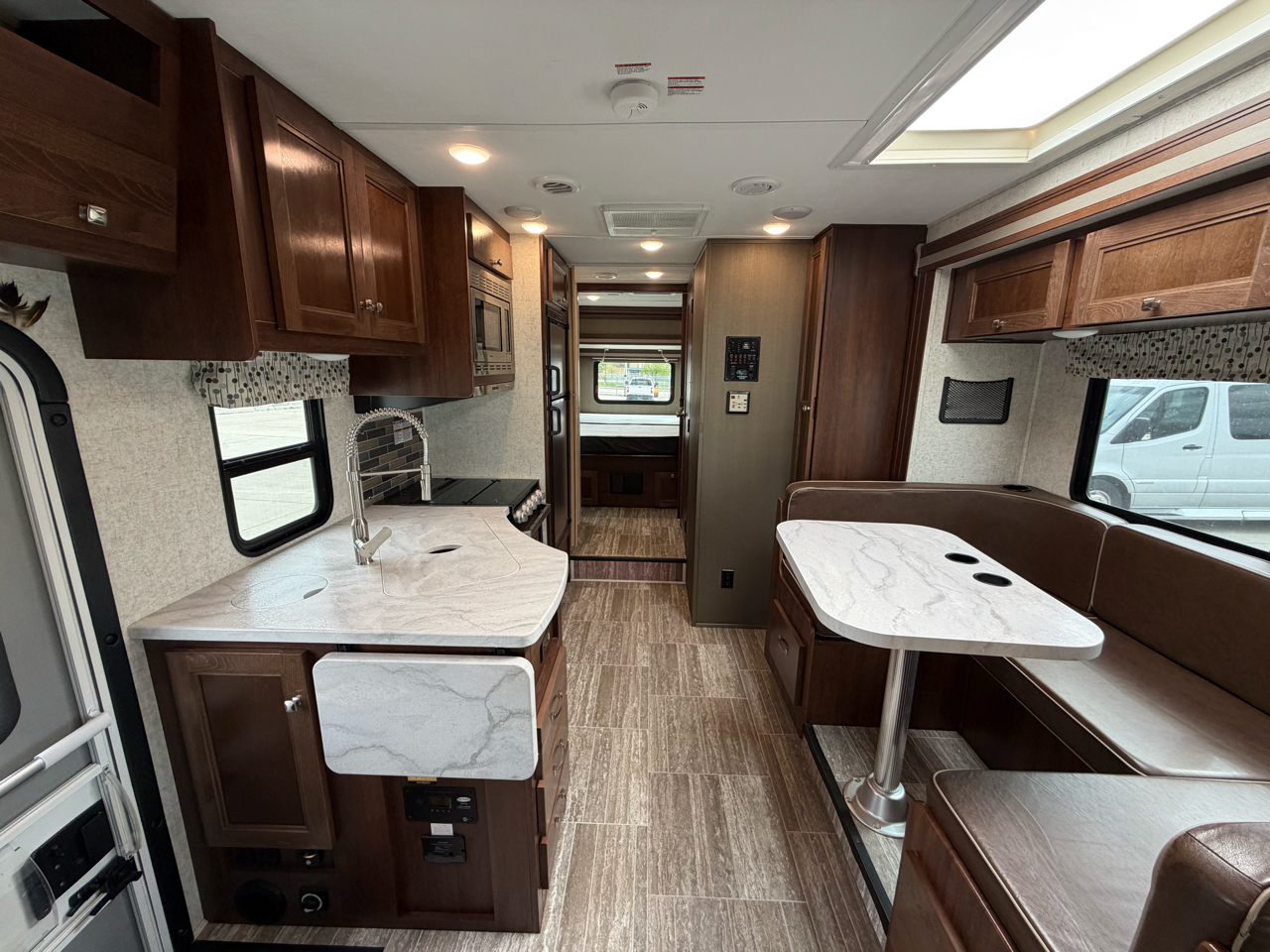 2020 FOREST RIVER SUNSEEKER 2500TS